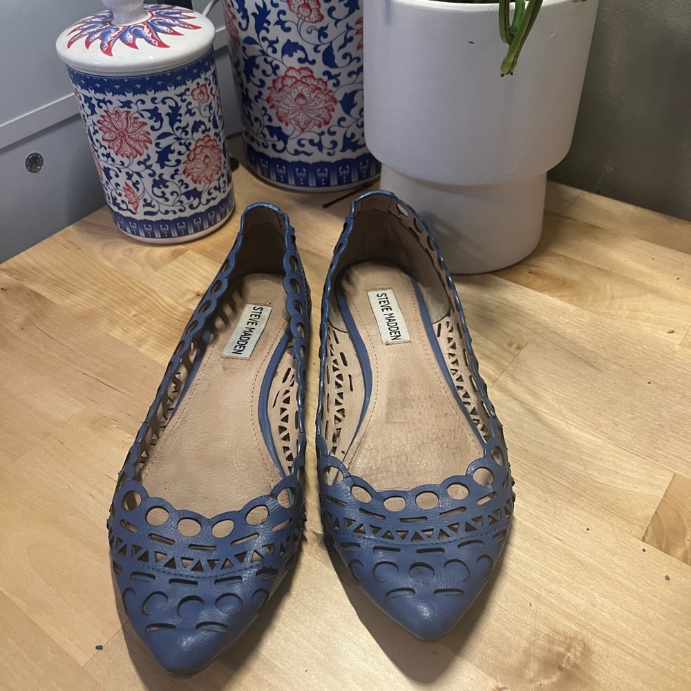 Steve Madden blue leather flats